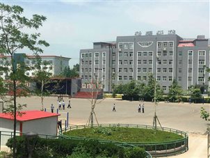 严文杰    教学大楼