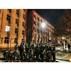 孙娇阳  夜灯下的我们